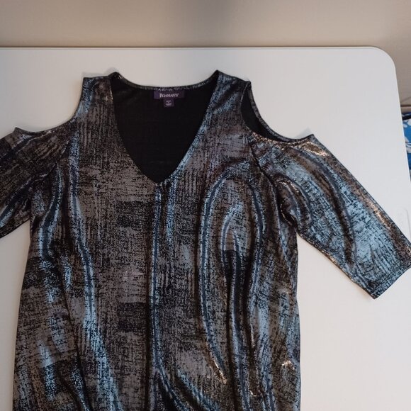 Roaman's Plus Size M (14/16) Cold Shoulder Tunic - Picture 3 of 8